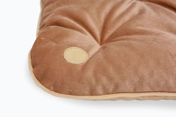 Подстилка подушка для кошек и собак Harley & Cho Velour pillow Tomas Cacao коричневого цвета, размер S