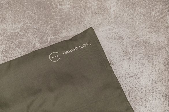 Подушка для кошек и собак Harley & Cho Simple Olive оливкового цвета водоотталкивающая, размер S 60х50 см